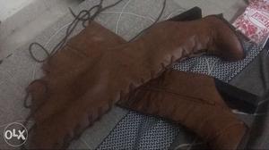 Leather boots size 5 unused