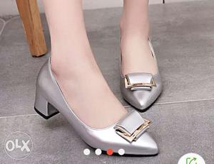 New low pump heels size 39