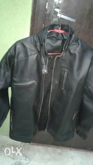 New zip up jacket 5 days old interested buyers