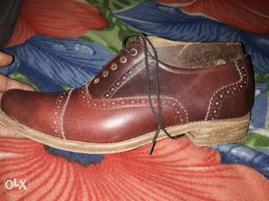 Pure leather shoes with leather soal or expensive