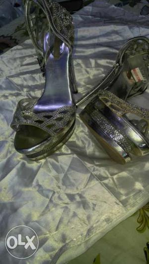 Size 39 ladies pencil heels sandals from metro