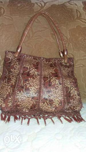 Stylish Ladies Handbag for sell.