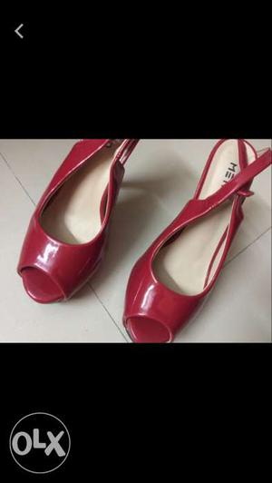 Stylish high heel red metro sandals (as gud as new)