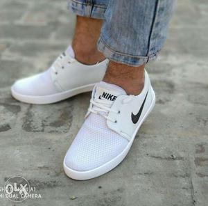 White Nike Low-top Sneakers