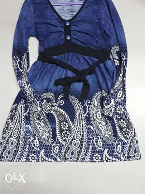Women's Blue And White Paisley V-neck Dress
