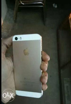 IPhone 5s 32 GB (gold),15 months old, Mint condition