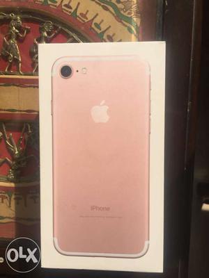 Iphone 7 in rose gold 128 GB, almost flawless in