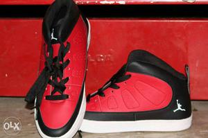 Black-white-red Basketball Shoes