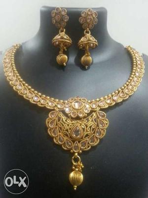 Brand new nacklace and earrings set. No Bargain