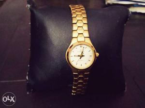 Everswiss women gold watch.. Imported watch