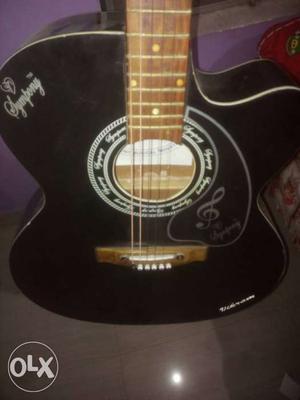 I want to sell guitar at rupees 