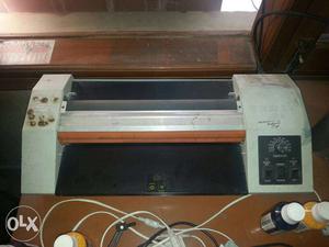 Lamination machine almost very new very very less