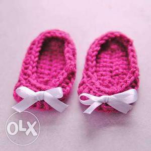 New born baby shoes available for sale.Colour may