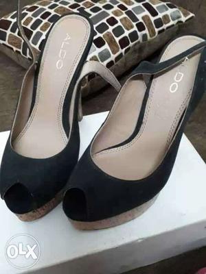 Pair Of Black Aldo Suede Peep-toe Platform Heeled Sandals