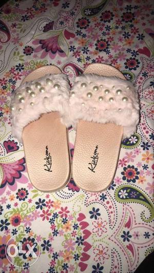 Pearl slider. size-36. Brand new not used once very