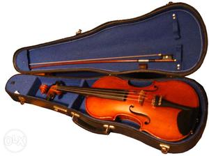 Violin for sale.. good condition with box.. cont.