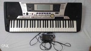 Yamaha psr 550 its new condition and 3 year old