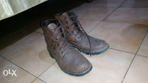 Boot shoes 6 size...