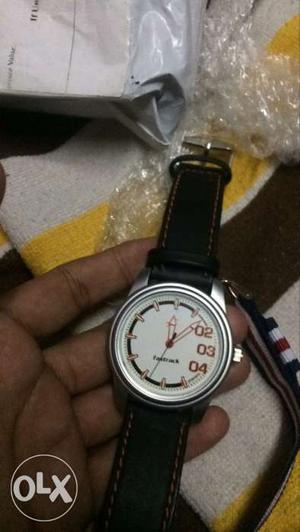 Brand new watches 1-fastrack 2-DW 3-s-shock 4-none