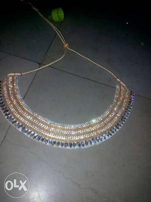 Gold-colored Beaded Collar Bnecklace