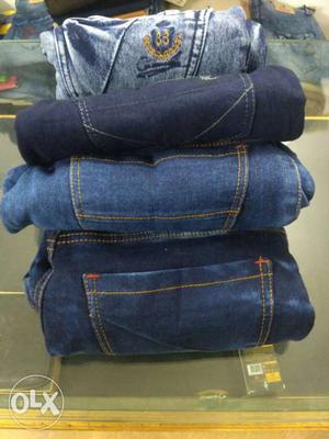 Jeans / t-shirt /shirt avalable