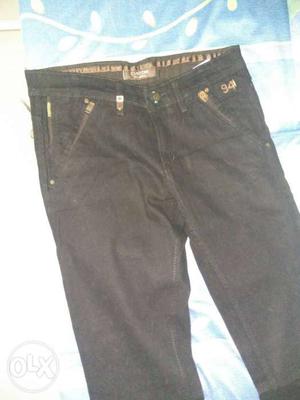 Many types of jeans with a reasonable price