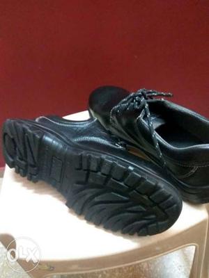 New karam safety shoes size 9