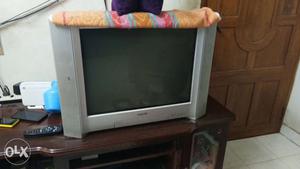 SONY 21 inch tv for sale small color problem but good