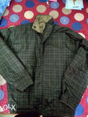 Thick,warm touble side wear jacket,good condition