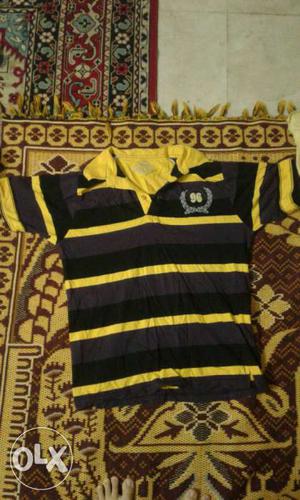 Unsused t shirts from Dubai good colour size large