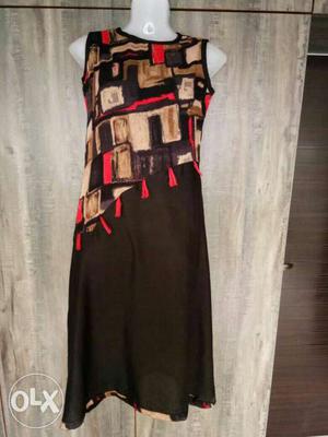 Women's Black And Multicolored Sleeveless Dress