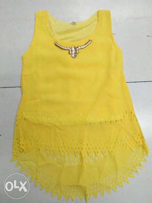 Yellow Scoop-neck Sleeveless Shirt