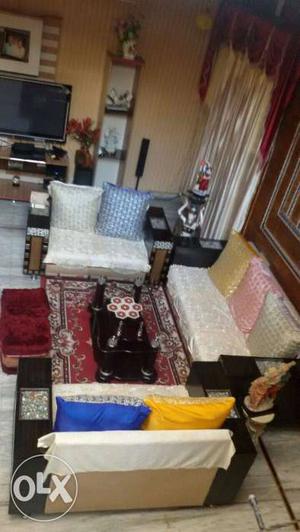 7 seater sofa with table and 2 pouf in brand new