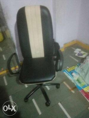 Black And White Leather Office Chair