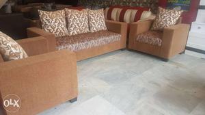 Brand new 5 sitter sofa wd heavy density foam wd 5 yr