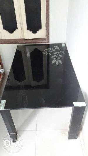 Daining Table with 6 Leather Chair
