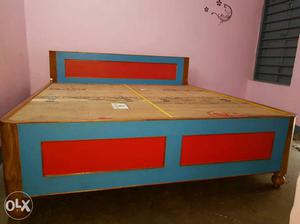 King size bed made by seasam wood and teak plywood having