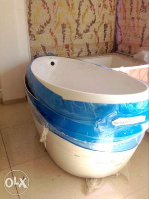 Villeroy and Boch brand new luxurious bath tub with