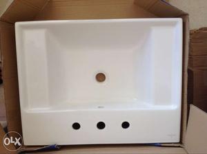 Villeroy and Boch wash basin (unused, packaging intact)