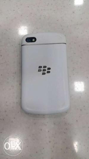 BlackBerry q 10 2months old with Bill box and