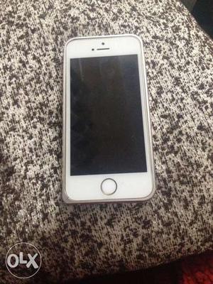 Gold iphone 5s excellent working condition new