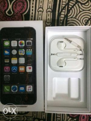 Iphone 5s 16gb with full kit (Phone + Charger +