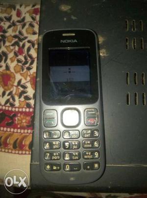 Nokia 100 FM radio single sim phone.minor LCD