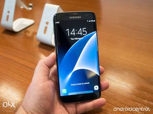 Samsung s7 edge black display cracked but full