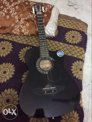 5 months old unused guitar with original bill