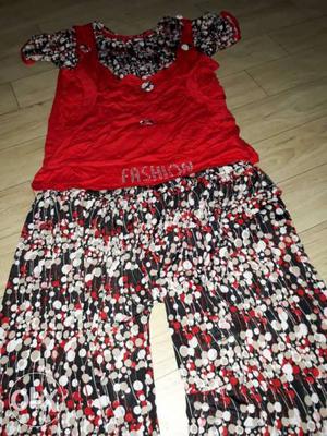 Girl dress avalaible brand new