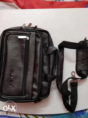 Pulse Leather laptop bag with handle. Excellent condition