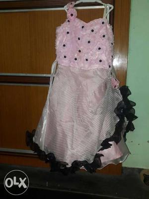 Size 28, for 6 yrs old girl. If interested then