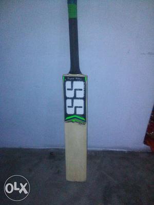 Urgent Sale Please Buy English Willow Bat if u