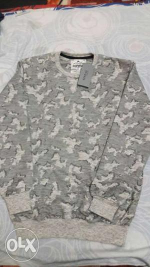 White And Gray Crew-neck Sweatshirt